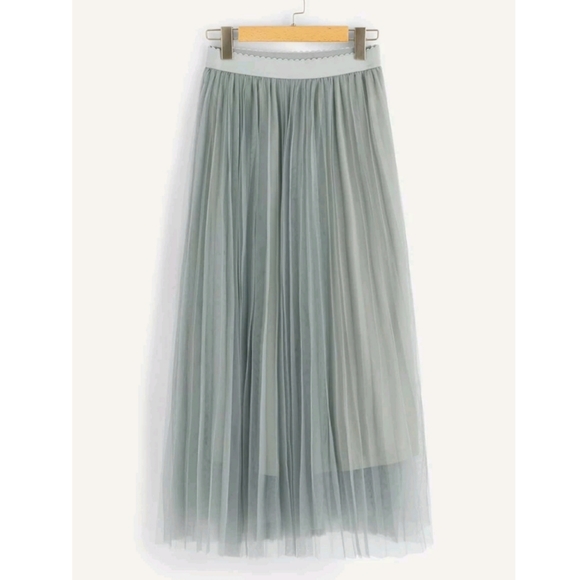 SHEIN Dresses & Skirts - SHEIN Wide Waist Pleated Tulle Skirt Light Grey. 5/35